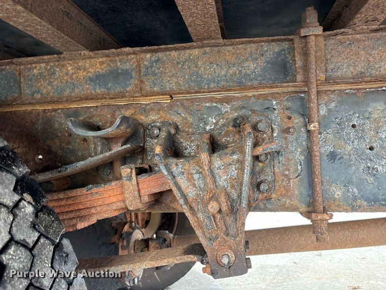 image for item FK1082 2001 International 4700 refrigerated truck