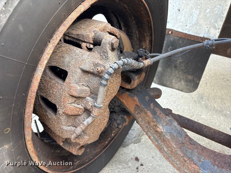 image for item FK1082 2001 International 4700 refrigerated truck