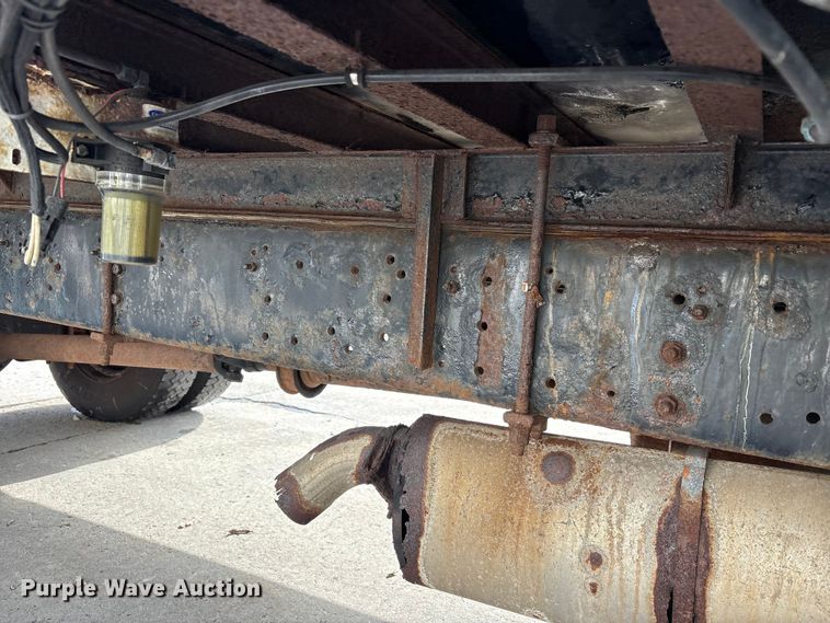 image for item FK1082 2001 International 4700 refrigerated truck