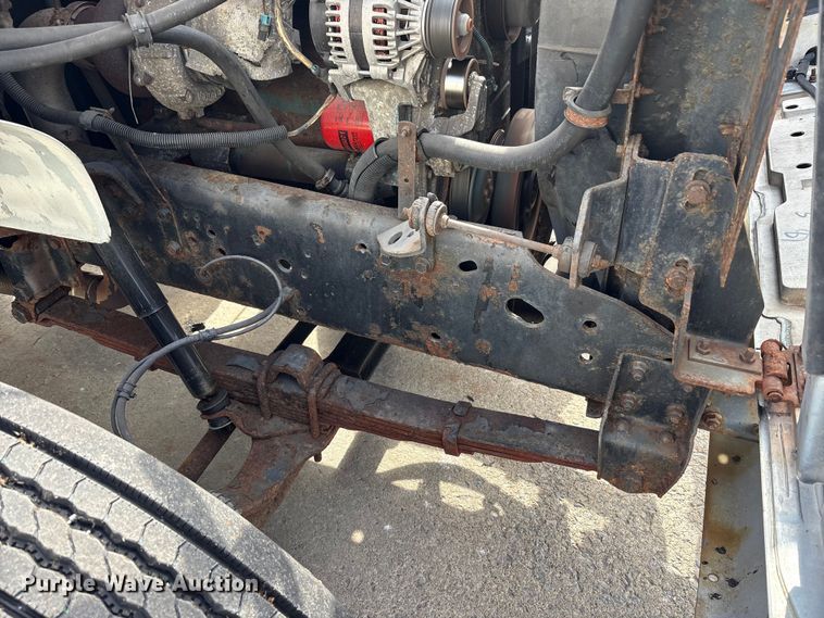 image for item FK1082 2001 International 4700 refrigerated truck