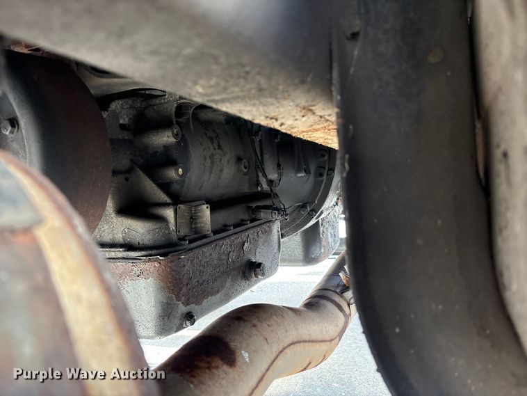 image for item FK1082 2001 International 4700 refrigerated truck