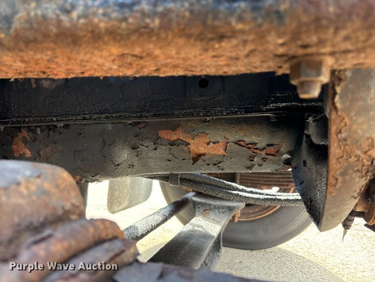 image for item FK1082 2001 International 4700 refrigerated truck