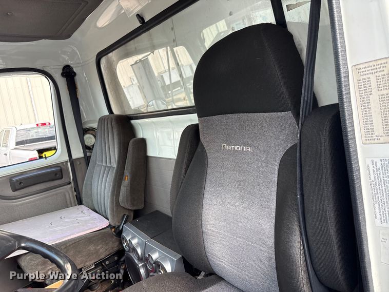 image for item FK1082 2001 International 4700 refrigerated truck