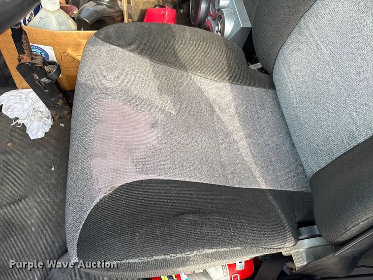 image for item FK1082 2001 International 4700 refrigerated truck