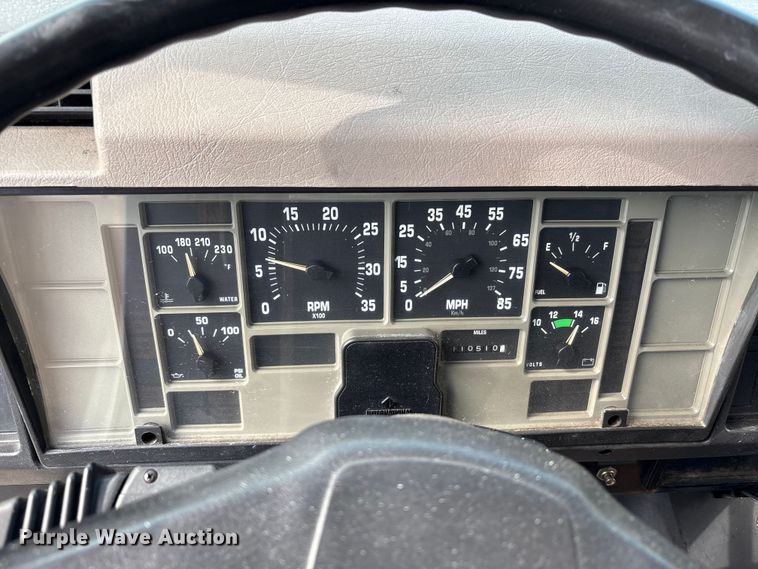 image for item FK1082 2001 International 4700 refrigerated truck