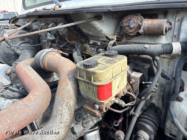 image for item FK1082 2001 International 4700 refrigerated truck