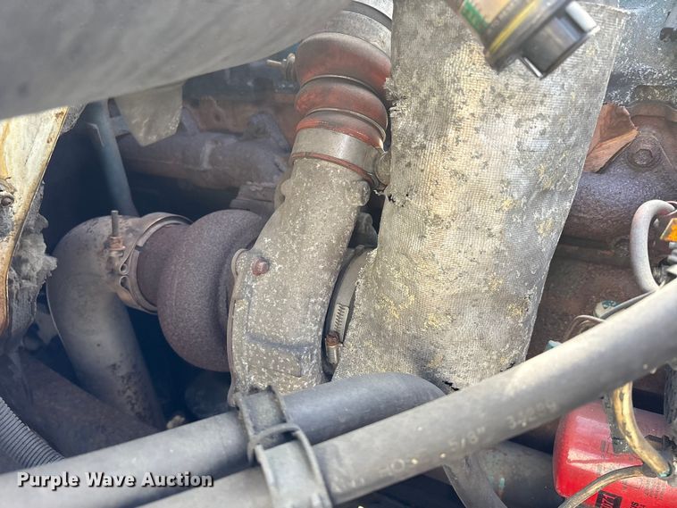 image for item FK1082 2001 International 4700 refrigerated truck