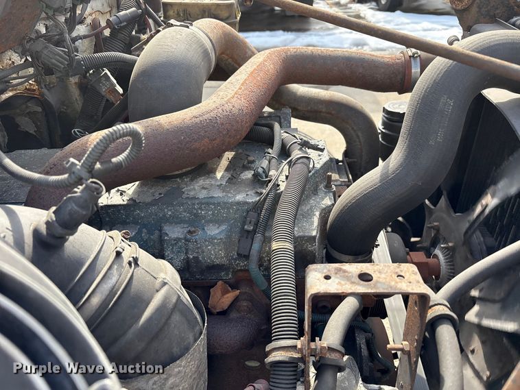 image for item FK1082 2001 International 4700 refrigerated truck