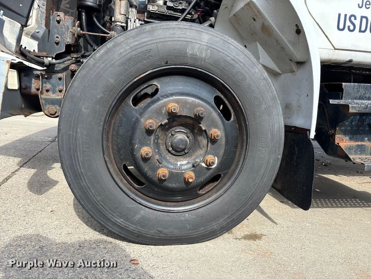 image for item FK1082 2001 International 4700 refrigerated truck