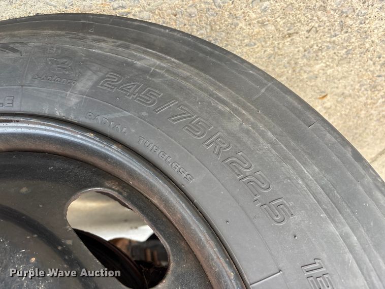 image for item FK1082 2001 International 4700 refrigerated truck