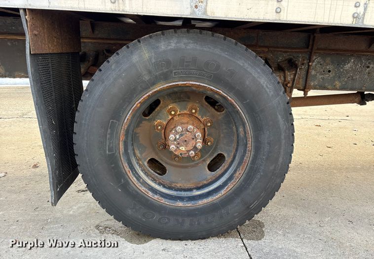 image for item FK1082 2001 International 4700 refrigerated truck