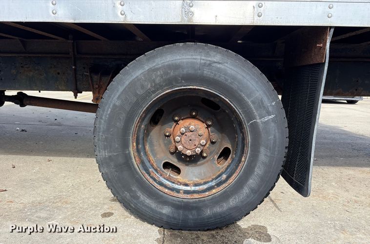 image for item FK1082 2001 International 4700 refrigerated truck