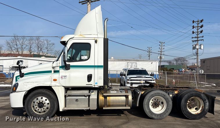 image for item FK1181 2012 Freightliner Cascadia semi truck
