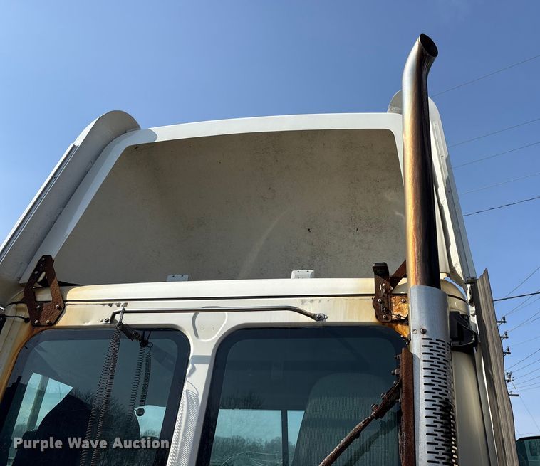 image for item FK1181 2012 Freightliner Cascadia semi truck