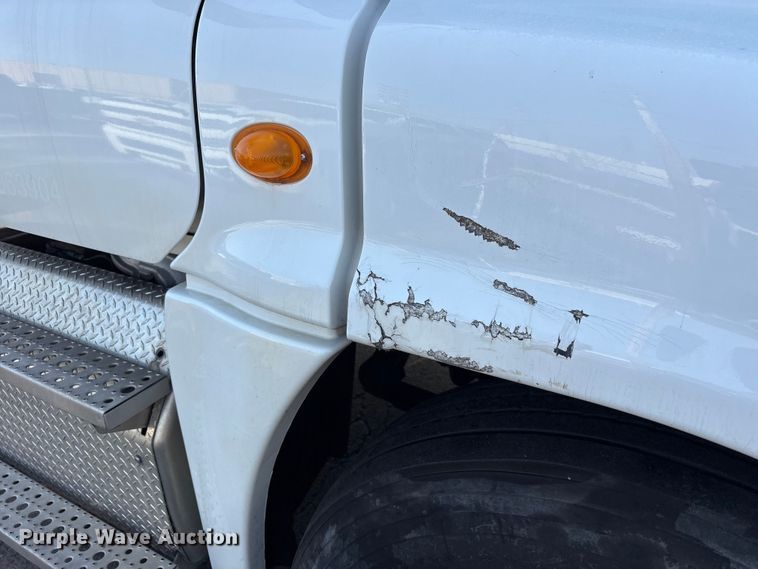 image for item FK1181 2012 Freightliner Cascadia semi truck