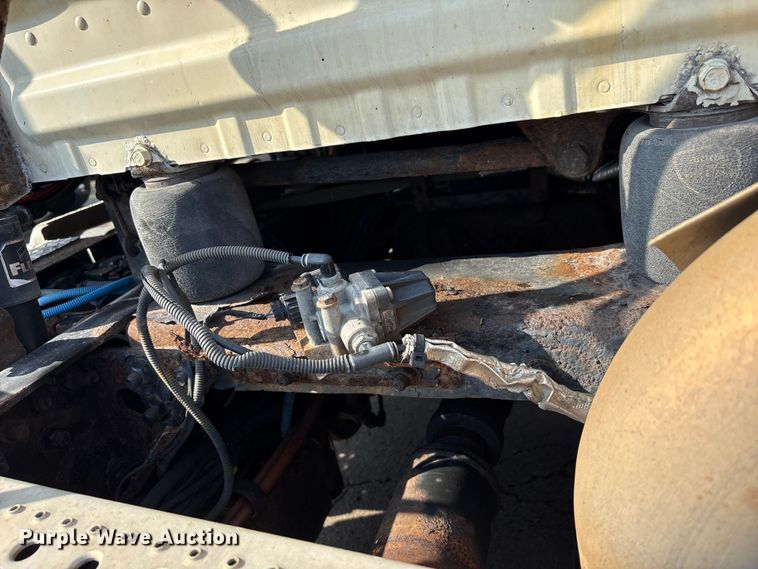 image for item FK1181 2012 Freightliner Cascadia semi truck