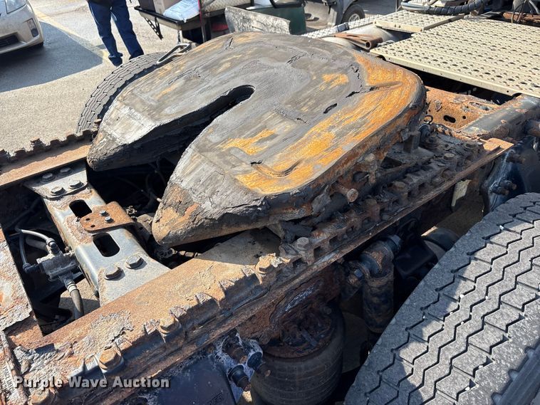 image for item FK1181 2012 Freightliner Cascadia semi truck