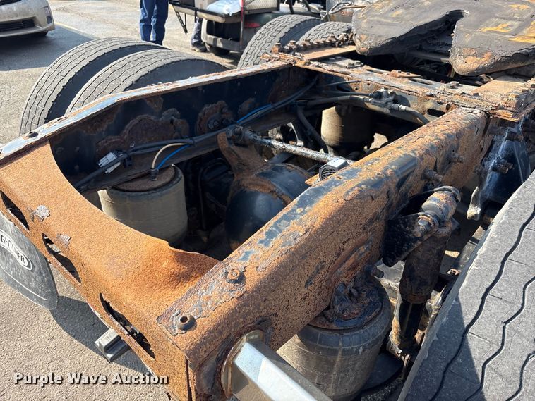 image for item FK1181 2012 Freightliner Cascadia semi truck