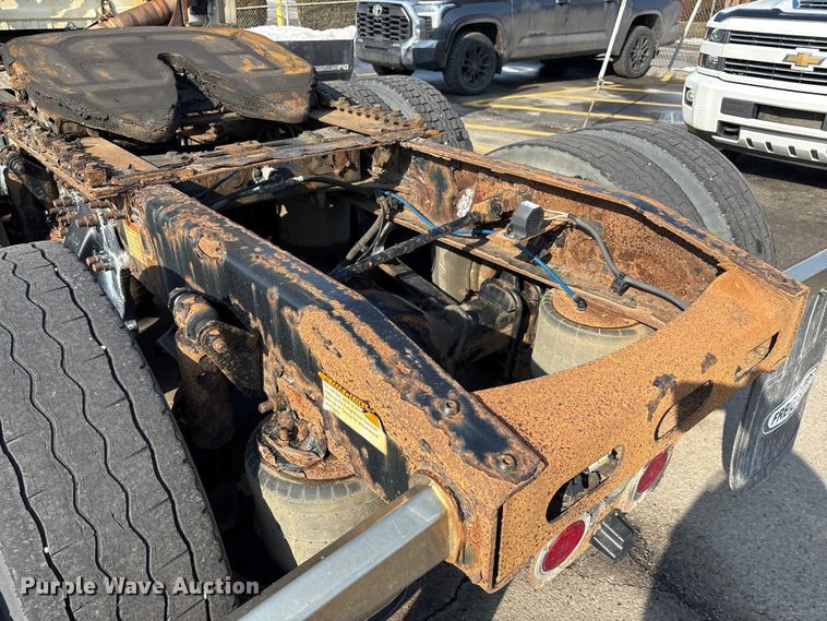 image for item FK1181 2012 Freightliner Cascadia semi truck