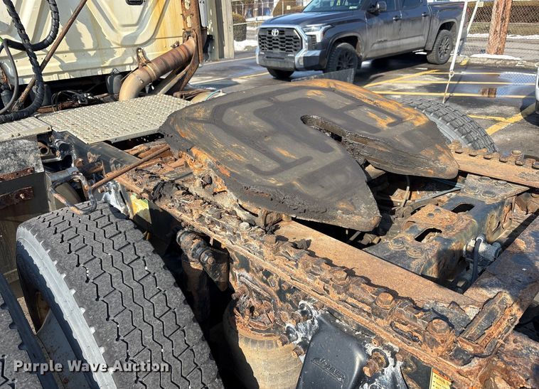 image for item FK1181 2012 Freightliner Cascadia semi truck