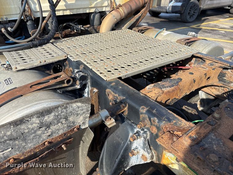 image for item FK1181 2012 Freightliner Cascadia semi truck