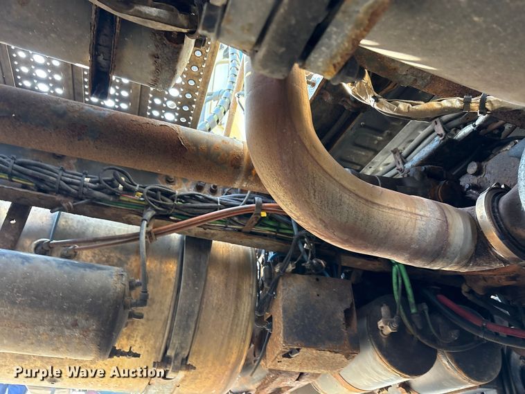 image for item FK1181 2012 Freightliner Cascadia semi truck