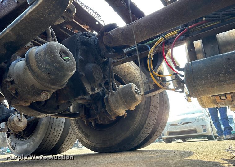 image for item FK1181 2012 Freightliner Cascadia semi truck