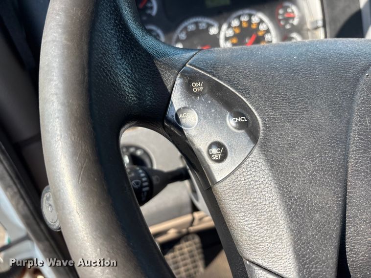 image for item FK1181 2012 Freightliner Cascadia semi truck