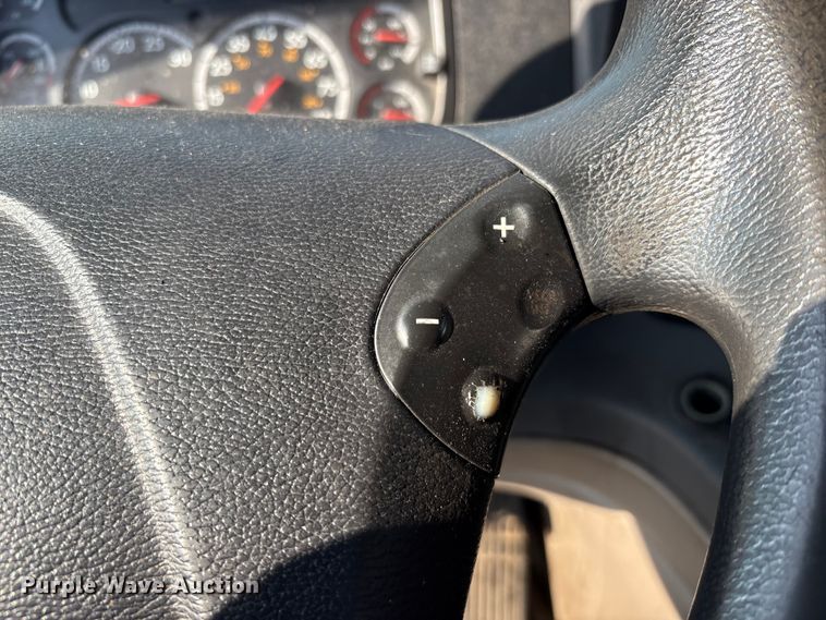 image for item FK1181 2012 Freightliner Cascadia semi truck