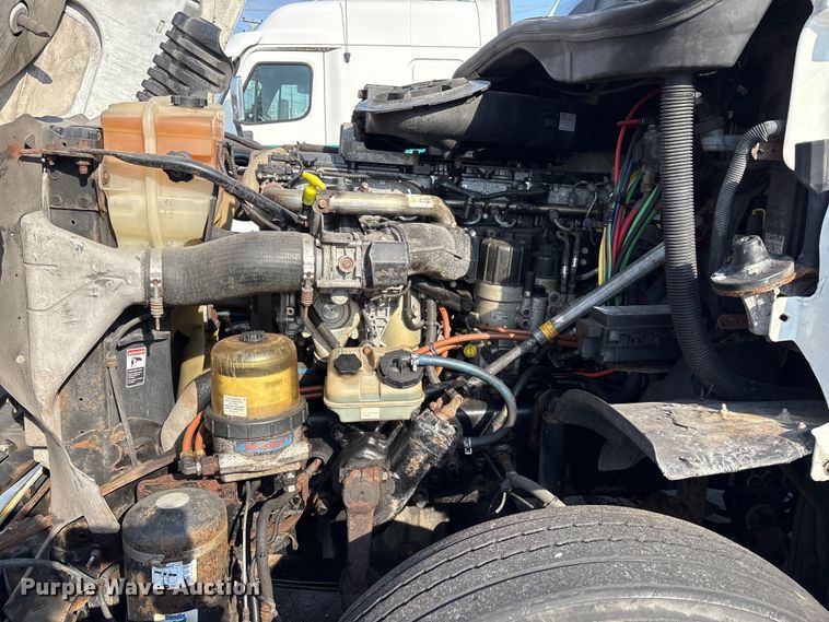 image for item FK1181 2012 Freightliner Cascadia semi truck