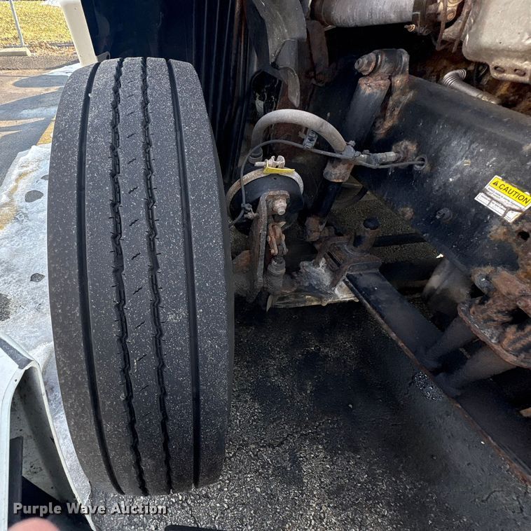 image for item FK1181 2012 Freightliner Cascadia semi truck