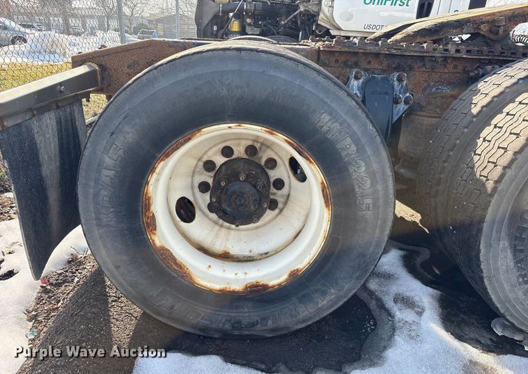 image for item FK1181 2012 Freightliner Cascadia semi truck