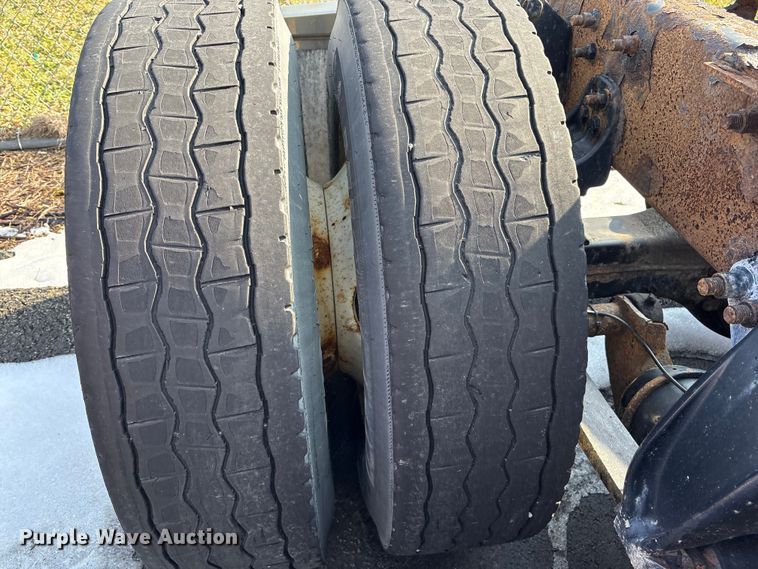 image for item FK1181 2012 Freightliner Cascadia semi truck