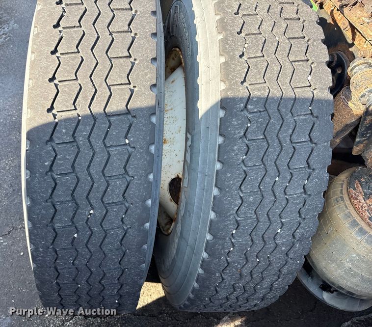 image for item FK1181 2012 Freightliner Cascadia semi truck