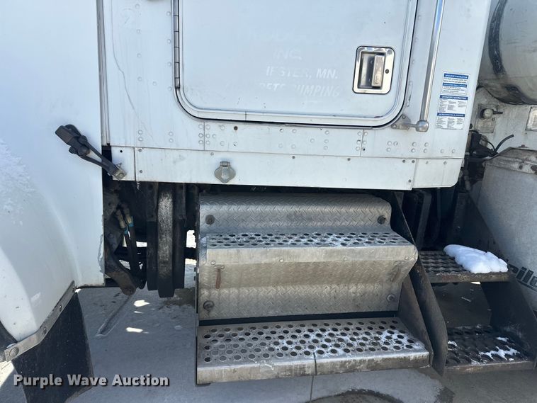 image for item FK1587 2000 Kenworth W900 ready mix truck