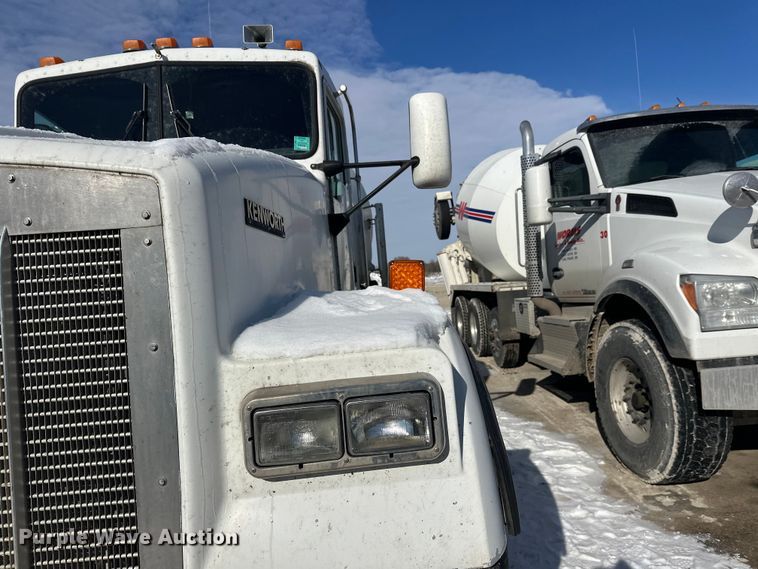 image for item FK1587 2000 Kenworth W900 ready mix truck