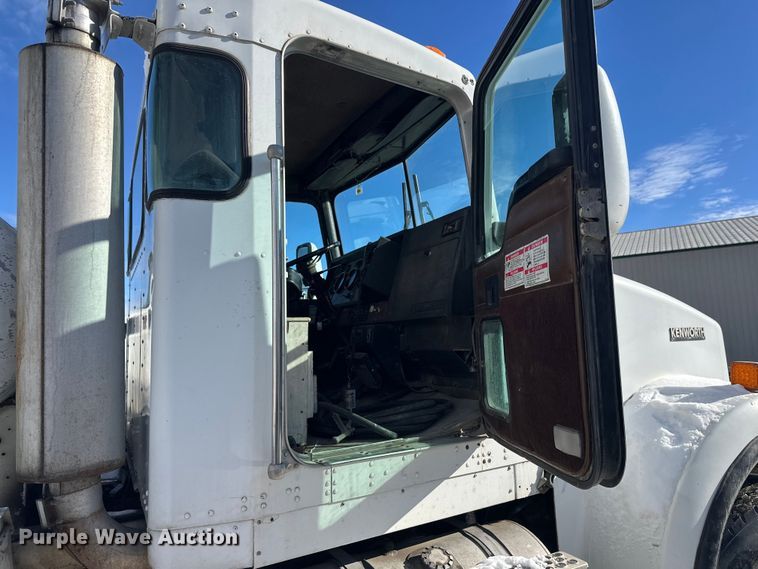 image for item FK1587 2000 Kenworth W900 ready mix truck