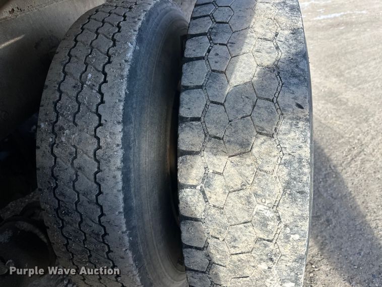 image for item FK1587 2000 Kenworth W900 ready mix truck