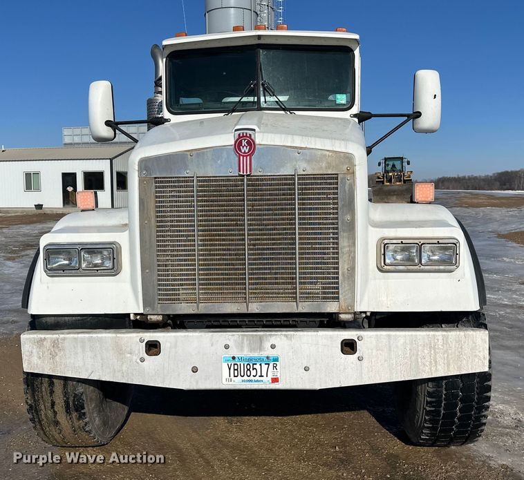 image for item FK1602 2006 Kenworth W9 Series ready mix truck