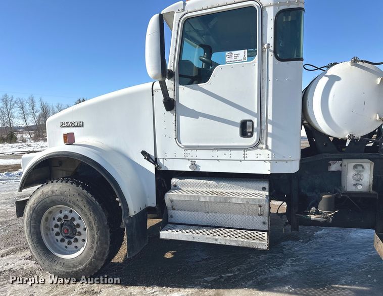 image for item FK1602 2006 Kenworth W9 Series ready mix truck