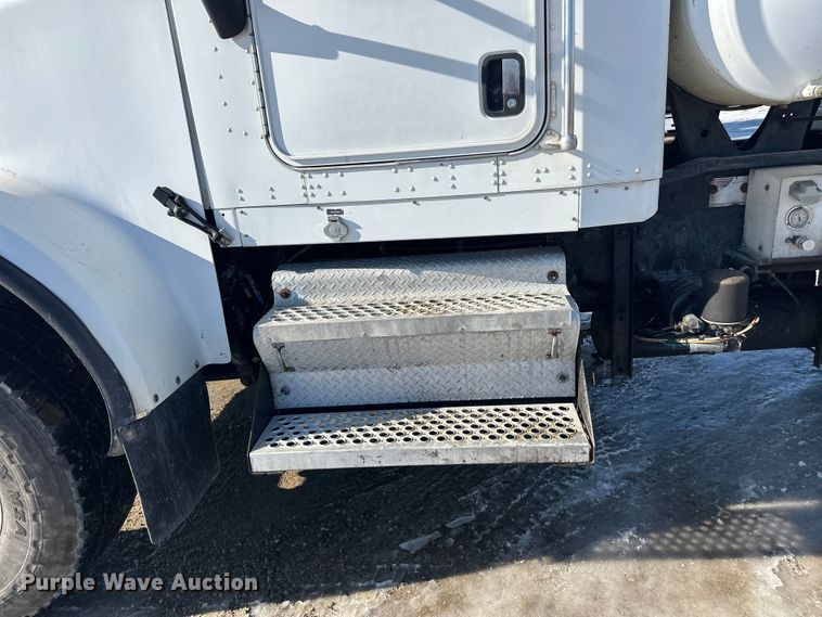 image for item FK1602 2006 Kenworth W9 Series ready mix truck