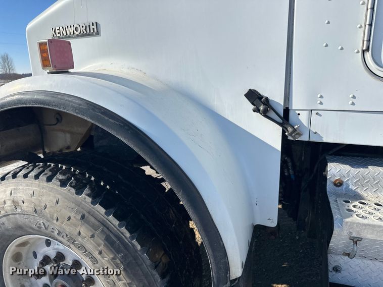 image for item FK1602 2006 Kenworth W9 Series ready mix truck