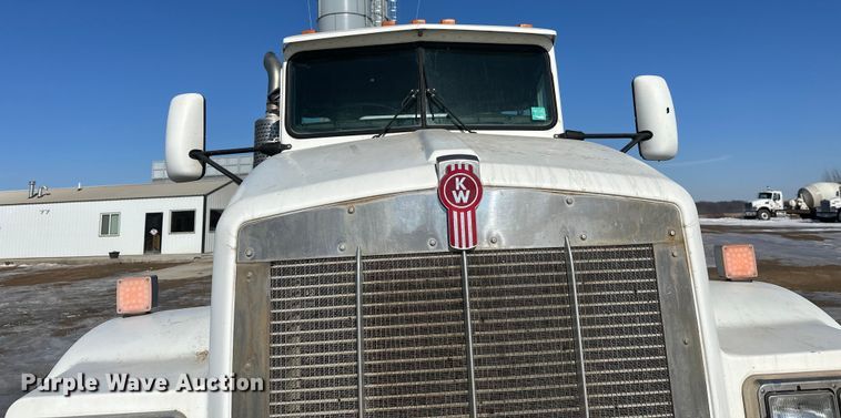 image for item FK1602 2006 Kenworth W9 Series ready mix truck