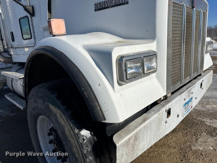 image for item FK1602 2006 Kenworth W9 Series ready mix truck