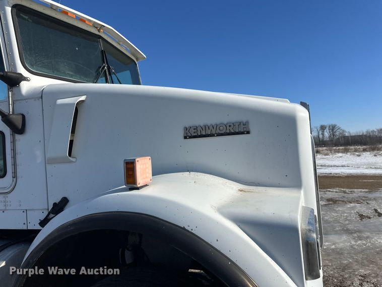 image for item FK1602 2006 Kenworth W9 Series ready mix truck