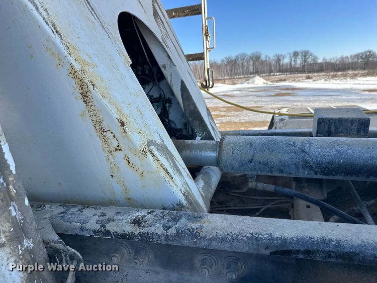 image for item FK1602 2006 Kenworth W9 Series ready mix truck