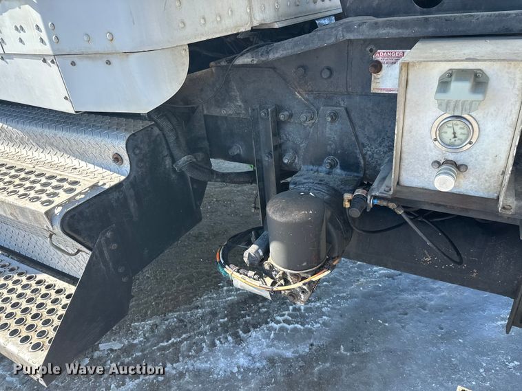 image for item FK1602 2006 Kenworth W9 Series ready mix truck