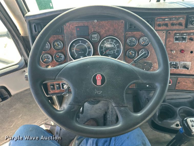 image for item FK1602 2006 Kenworth W9 Series ready mix truck