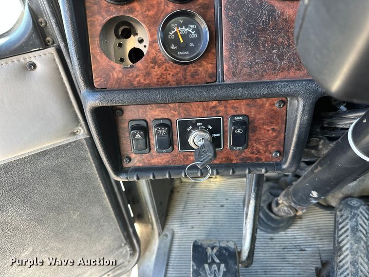 image for item FK1602 2006 Kenworth W9 Series ready mix truck