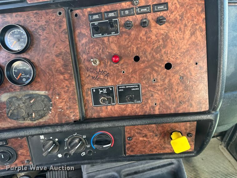 image for item FK1602 2006 Kenworth W9 Series ready mix truck